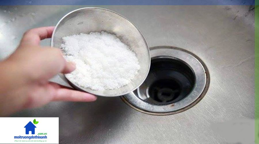 Xử lý nghẹt cống tại nhà bằng dấm và soda